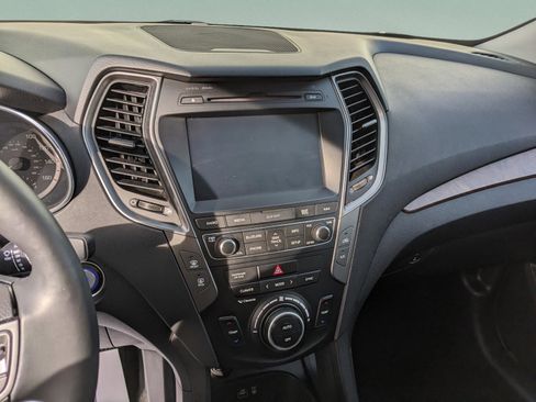 Used 2018 Hyundai Santa Fe Sport image 13