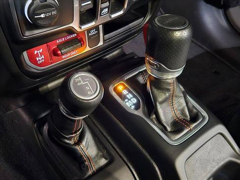 Used 2023 Jeep Gladiator Mojave w/ Cold Weather Group AWD/4WD image 12
