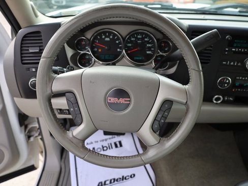 Used 2008 GMC Sierra 2500 SLE w/ Z71 Off-Road Package image 13