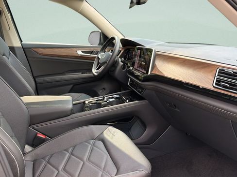New 2026 Volkswagen Atlas SE FWD image 32