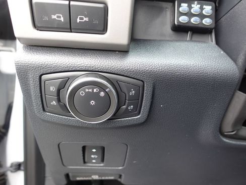 Used 2022 Ford F250 Lariat w/ Lariat Value Package AWD/4WD image 16