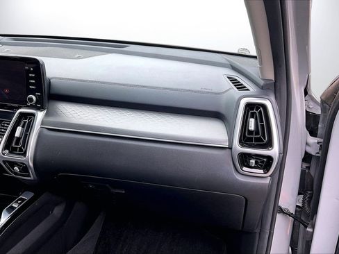 Used 2023 Kia Sorento SX image 22