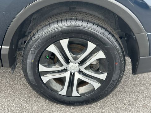 Used 2018 Toyota RAV4 LE image 20