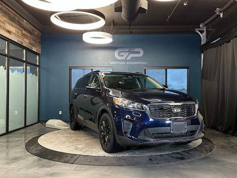 Used 2019 Kia Sorento S image 1