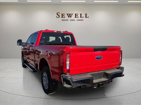 New 2026 Ford F250 XLT w/ FX4 Off-Road Package image 3