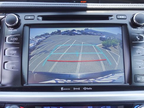 Used 2018 Toyota Highlander XLE AWD/4WD image 26