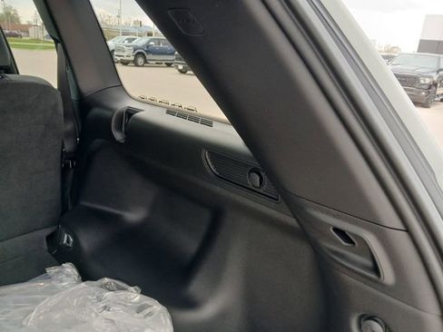 New 2026 Jeep Grand Cherokee Laredo X image 19