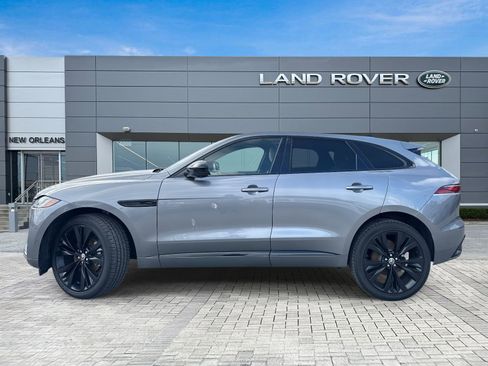Used 2025 Jaguar F-PACE R-Dynamic S image 2