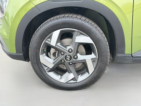 Used 2023 Hyundai Venue SEL image 29