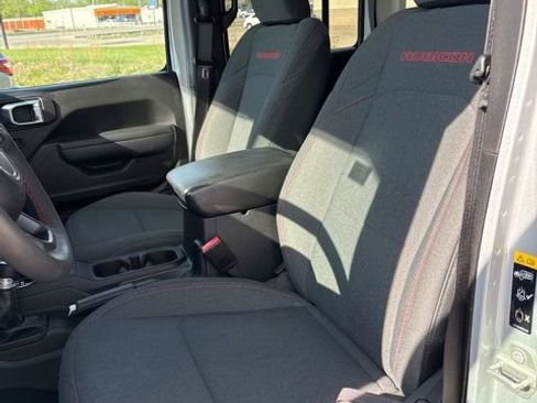 Used 2024 Jeep Wrangler Unlimited Rubicon image 10
