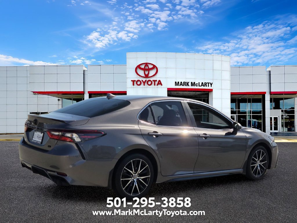 Used 2022 Toyota Camry SE FWD image 5