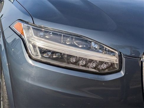 Used 2019 Volvo XC90 T5 Momentum w/ Protection Package Premier image 9