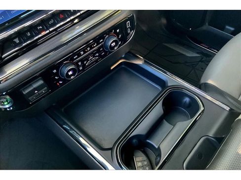 Used 2024 Chevrolet Silverado 2500 ZR2 w/ Technology Package image 19
