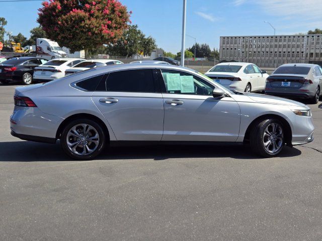 Used 2023 Honda Accord EX image 3