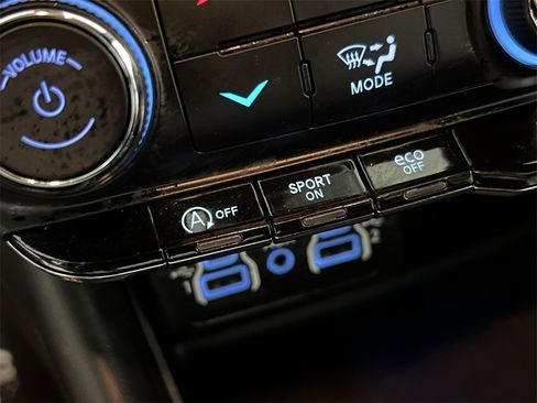 Used 2024 Dodge Durango GT image 33