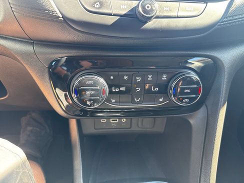 Used 2021 Buick Encore GX Select FWD image 30