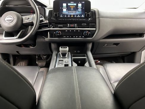 Used 2025 Nissan Pathfinder SL FWD image 46