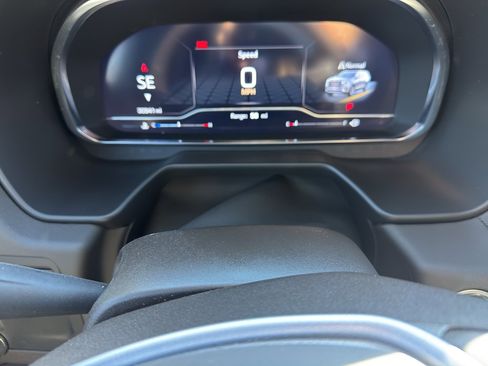 Used 2024 GMC Yukon SLE w/ Gmc Pro Safety Plus Package image 14