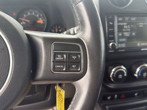 Used 2017 Jeep Patriot High Altitude FWD image 17