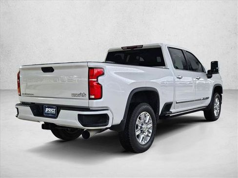 Used 2024 Chevrolet Silverado 2500 High Country w/ Technology Package AWD/4WD image 5