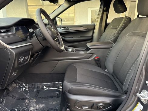 New 2026 Jeep Grand Cherokee Laredo X AWD/4WD image 9