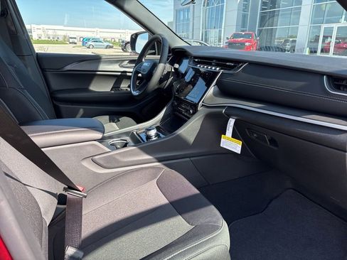 New 2026 Jeep Grand Cherokee Laredo X image 14