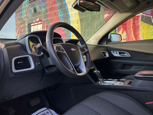 Used 2017 Chevrolet Equinox LT image 21