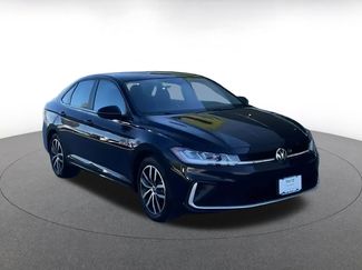 Used 2025 Volkswagen Jetta SE video 2