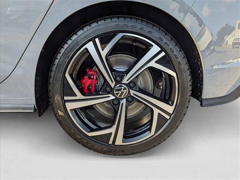 New 2025 Volkswagen Golf SE image 9