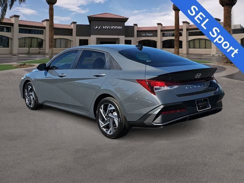 Used 2025 Hyundai Elantra Sport FWD image 5