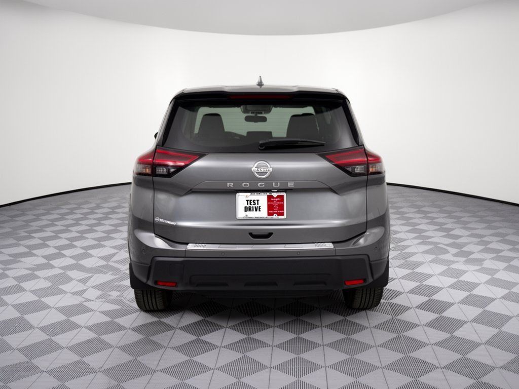 Certified 2025 Nissan Rogue SV FWD image 15