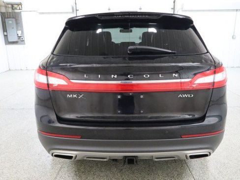 Used 2017 Lincoln MKX Reserve w/ Driver Assistance Package AWD/4WD image 8
