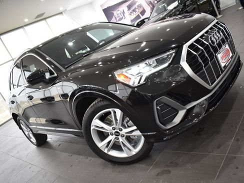 Used 2023 Audi Q3 2.0T Premium Plus w/ Premium Plus Package image 4