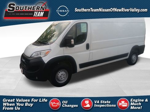 Used 2024 RAM ProMaster 2500 w/ Convenience Group FWD image 1