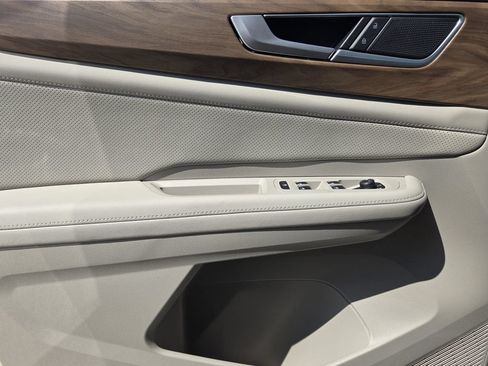 New 2026 Volkswagen Atlas SE FWD image 19