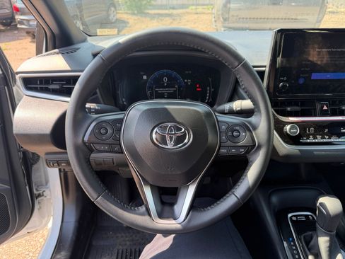 Used 2026 Toyota Corolla SE FWD image 9