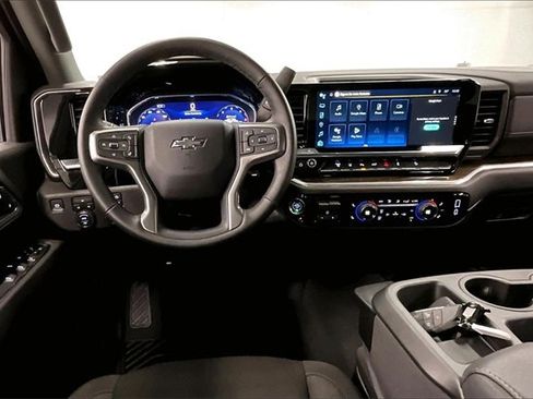 Used 2025 Chevrolet Silverado 2500 LT w/ Trail Boss Package image 5