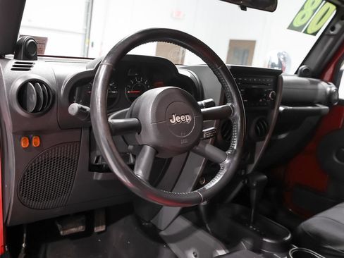 Used 2008 Jeep Wrangler Unlimited X image 9