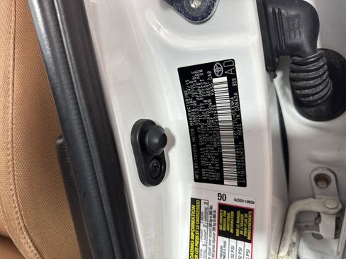 Used 2015 Toyota Corolla LE image 27