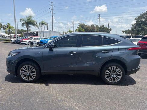 Used 2021 Toyota Venza Limited AWD/4WD image 4