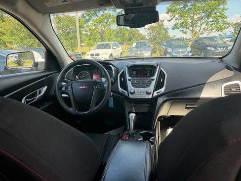 Used 2015 GMC Terrain SLE FWD image 17