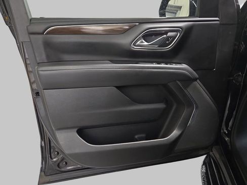 Used 2023 GMC Yukon XL SLE image 31