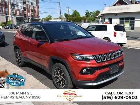Used 2025 Jeep Compass Limited AWD/4WD image 4