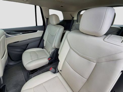 Used 2023 Cadillac XT6 Premium Luxury w/ Technology Package FWD image 12