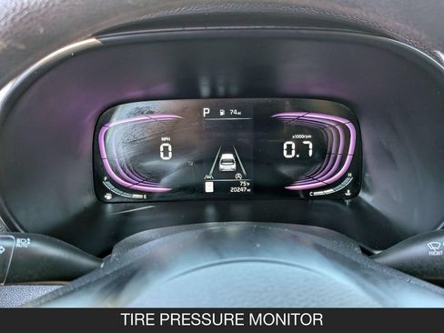 Used 2025 Kia Soul LX w/ LX Technology Package FWD image 19
