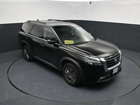 Used 2024 Nissan Pathfinder SV AWD/4WD image 38