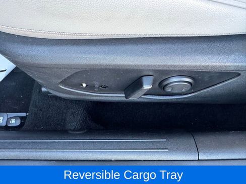 Used 2023 Hyundai Elantra Limited w/ Cargo Package image 21