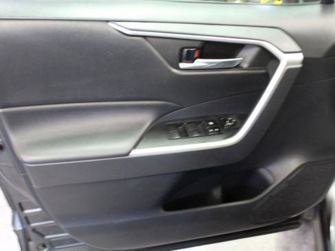 Used 2019 Toyota RAV4 XLE w/ Convenience Package image 20
