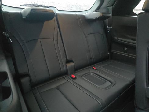 Certified 2025 INFINITI QX60 Luxe w/ Black Edition image 16