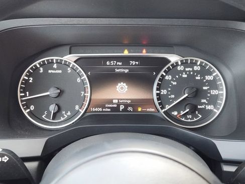 Used 2025 Nissan Pathfinder S FWD image 7